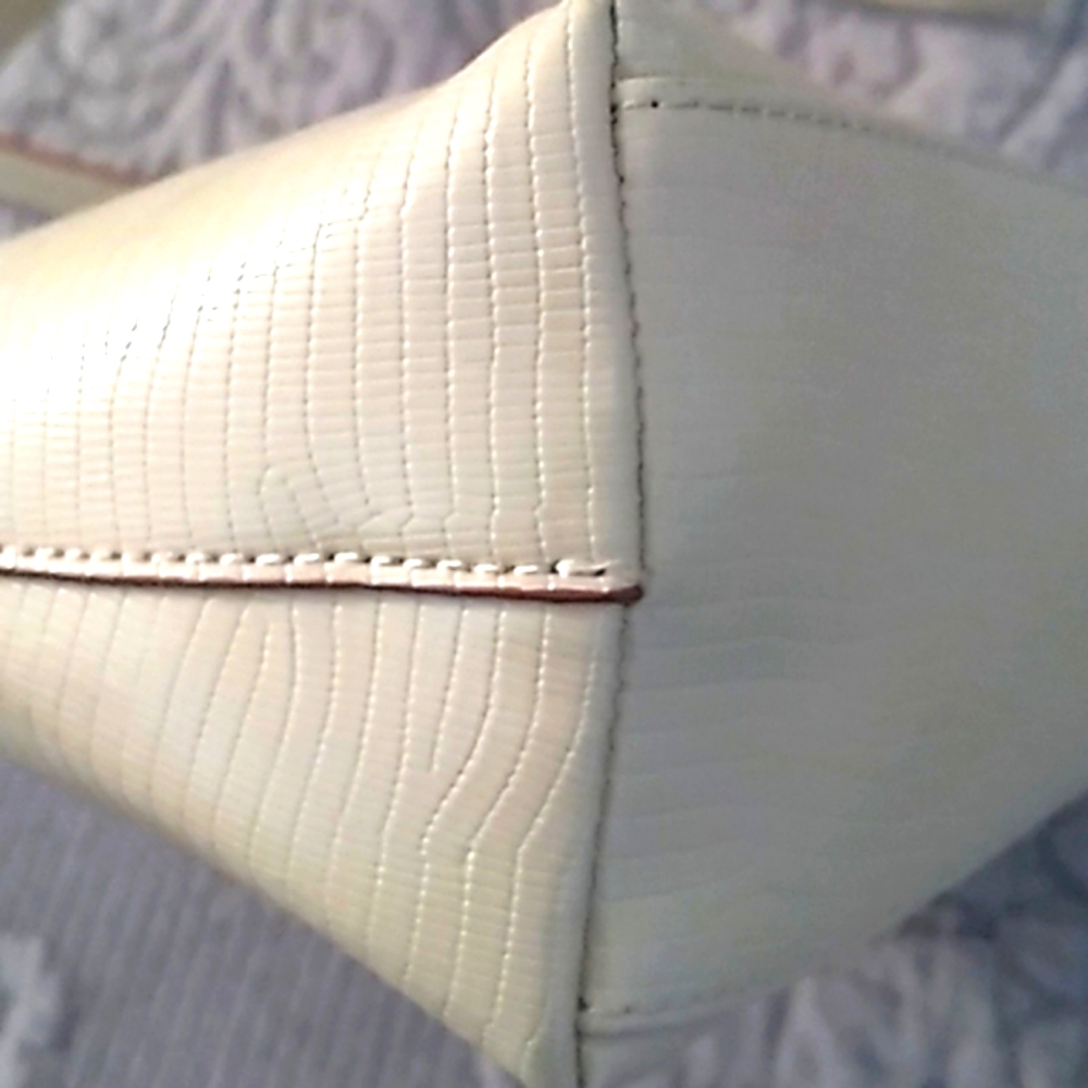Anne Klein Crossbody! - Picture 8 of 9
